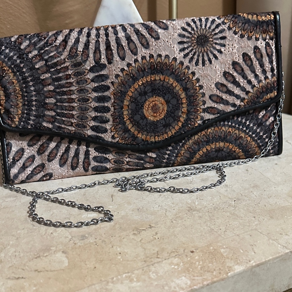Elegant Patterned Clutch With Chain Strap - image 1